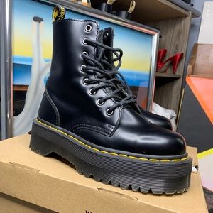 Dr.Martens Jadon Smooth Leather Platform Boots